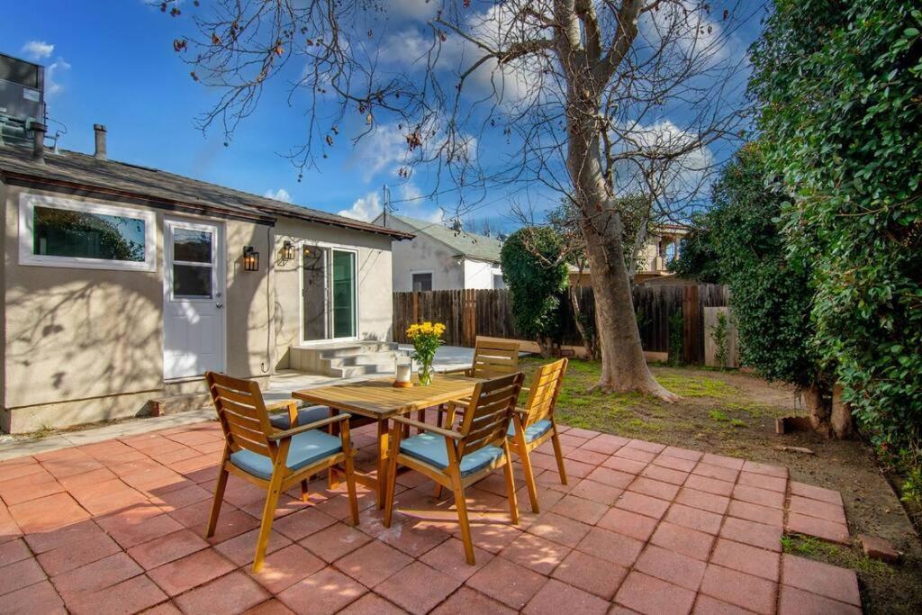 Beautiful 3 Bed 1 Bath Designer Home + Hot Tub Los Angeles Bagian luar foto