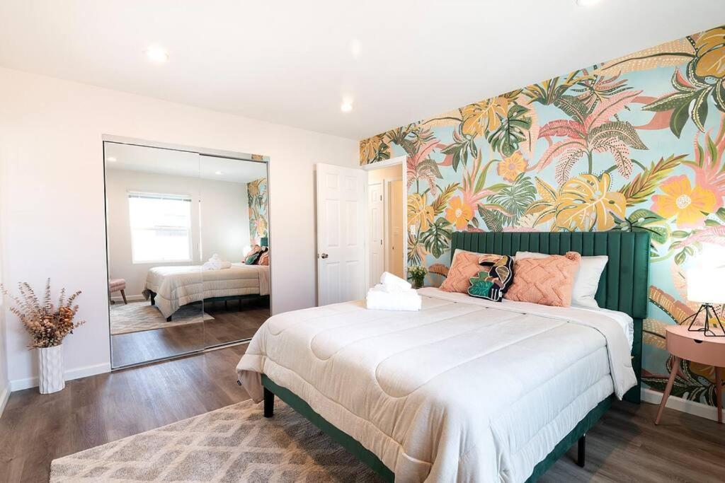 Beautiful 3 Bed 1 Bath Designer Home + Hot Tub Los Angeles Bagian luar foto