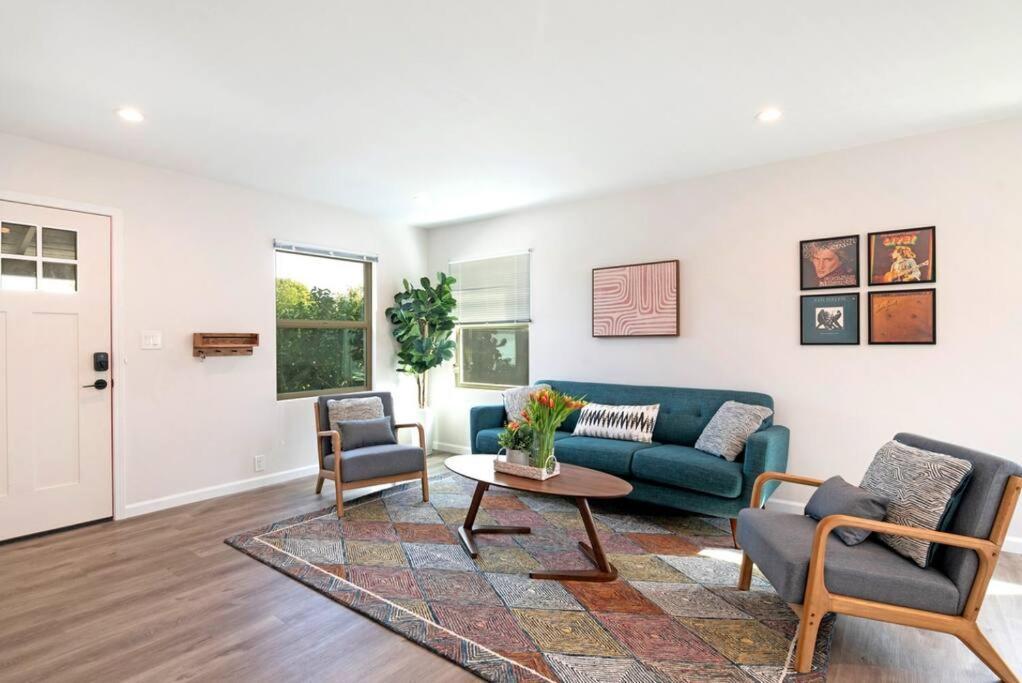 Beautiful 3 Bed 1 Bath Designer Home + Hot Tub Los Angeles Bagian luar foto