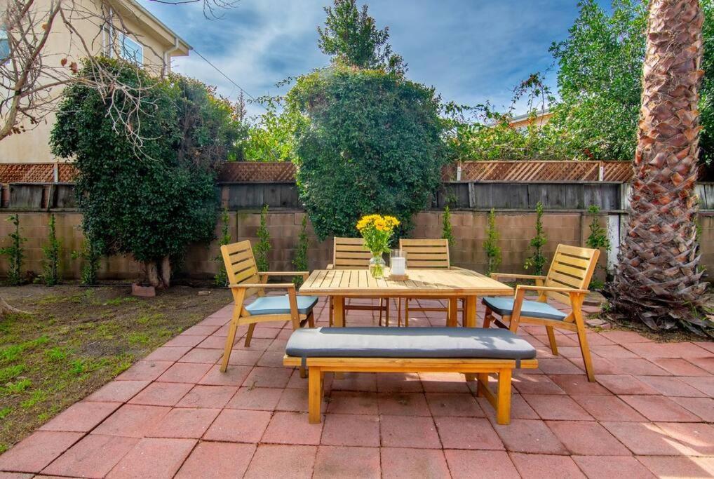 Beautiful 3 Bed 1 Bath Designer Home + Hot Tub Los Angeles Bagian luar foto