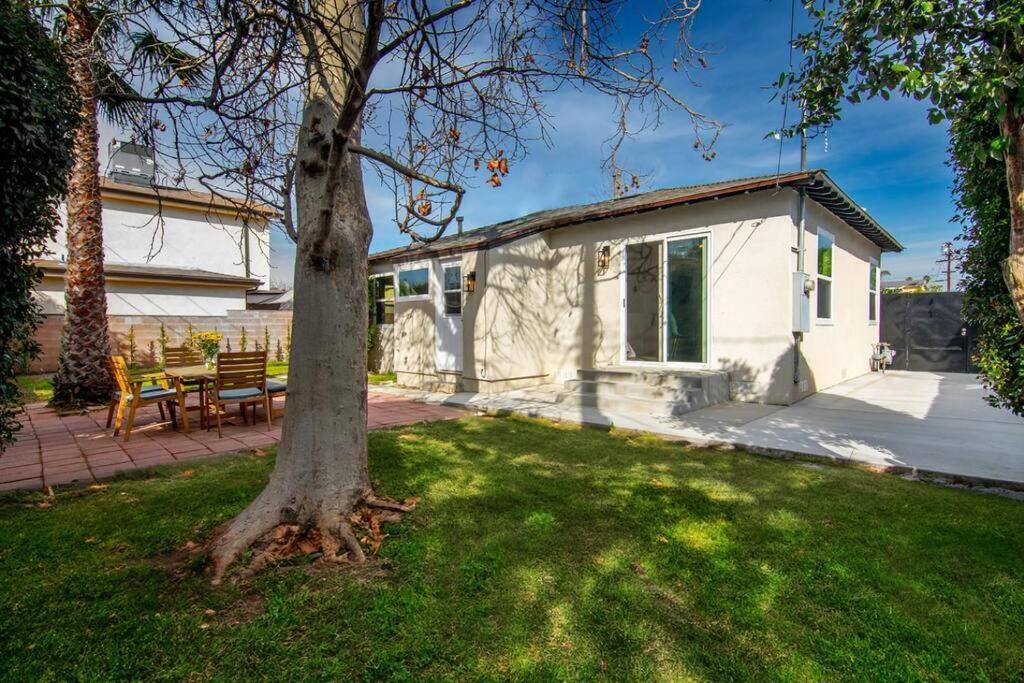 Beautiful 3 Bed 1 Bath Designer Home + Hot Tub Los Angeles Bagian luar foto